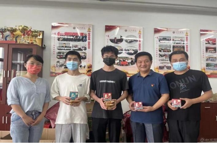 关心关爱(中秋慰问).jpg 关心关爱(中秋慰问).jpg